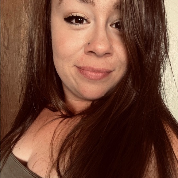 Meet your Posher, Taylor - Picture 1 of 1